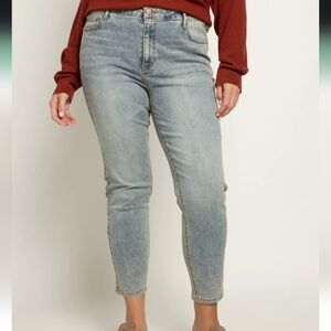 3080 NWT Herizon Suzi Mid Rise Skinny Jeans Color: White Water Sz 20W